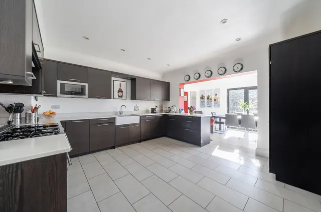 Photo 2 — Manor Way, Purley CR8 3BL