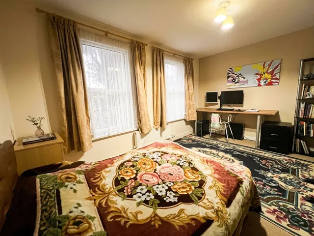 Photo 3 — Katherine Road, London, London, E7 8NP
