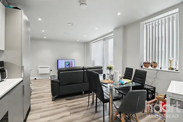 Peterfields Avenue, Slough, SL2, photo 3