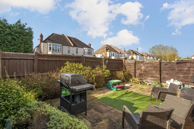 Oakwood Road, West Wimbledon, SW20, photo 3