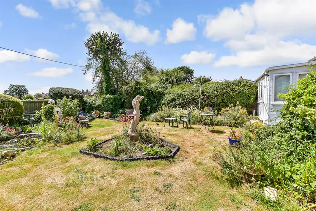 Ronstan Gardens, Freshwater, PO40, photo 2