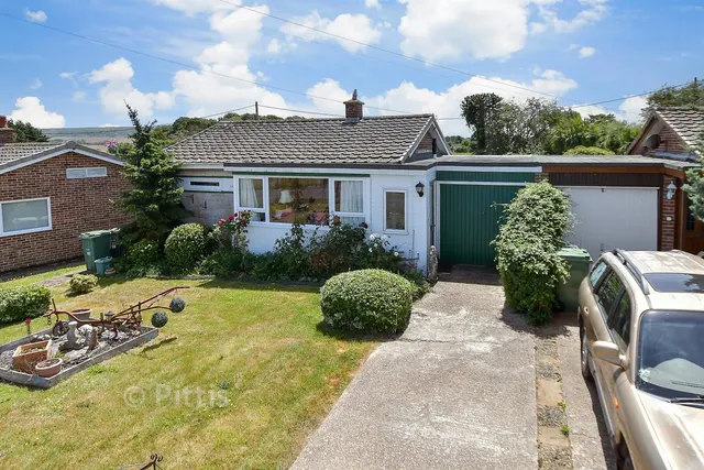 Ronstan Gardens, Freshwater, PO40, photo 1