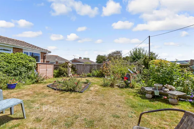 Ronstan Gardens, Freshwater, PO40, photo 3
