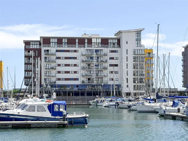 4 Midway Quay, Eastbourne, BN23 5DE, photo 1