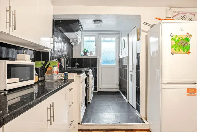 Victoria Road, Alton, GU34, photo 3