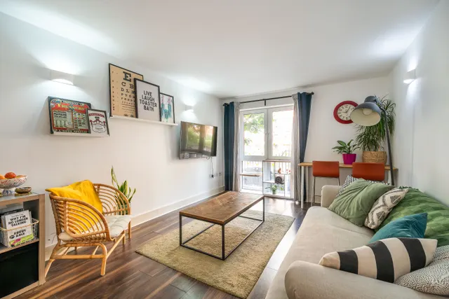 59 Lurline Gardens, London, SW11, photo 1