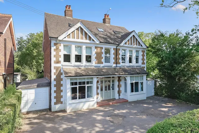 Massetts Road, Horley, RH6, photo 1