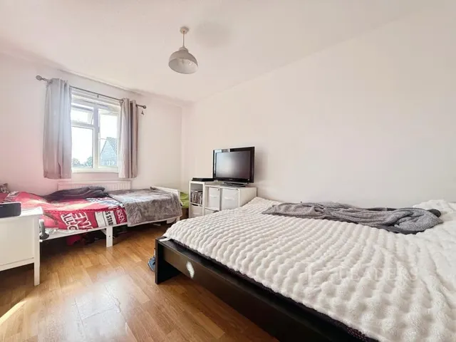 Queen Street, Bedford, MK40, photo 3