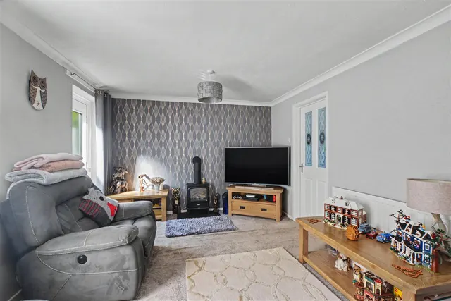 Hardwick Court, Sawley, NG10, photo 3