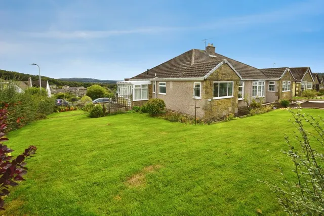 Harden, Bradford, BD16, photo 1