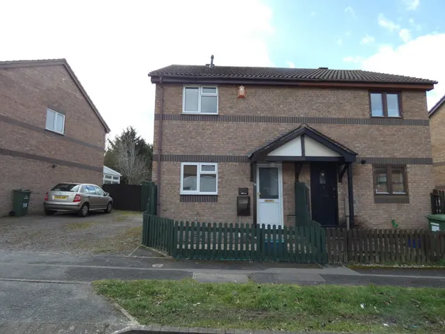 Stafford Grove, Shenley Church End, MK5, photo 1