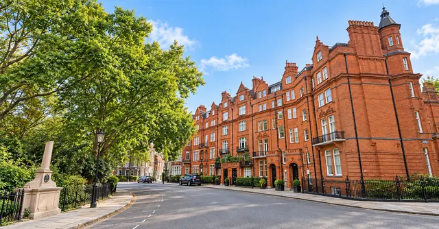 4 bedroom flat, Hans Place, London, SW1X