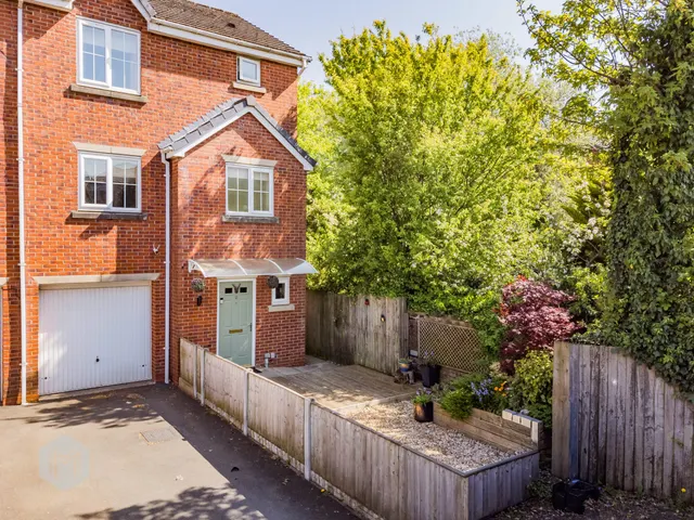 Valley View, Bury, BL8 1WN, photo 1