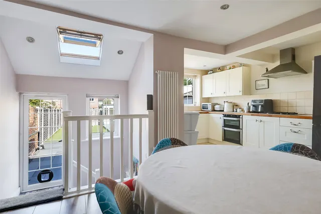 Balcombe Road, Horley, RH6, photo 2