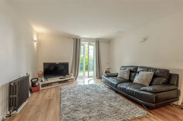 Hopton Road, Woolwich, SE18, photo 1