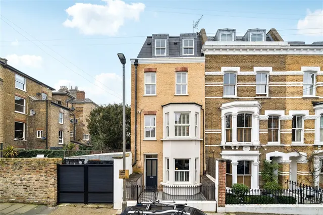 Bennerley Road, London, SW11, photo 1