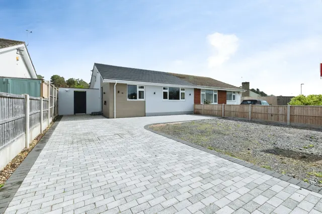 Uplands Road, West Moors, BH22, photo 1