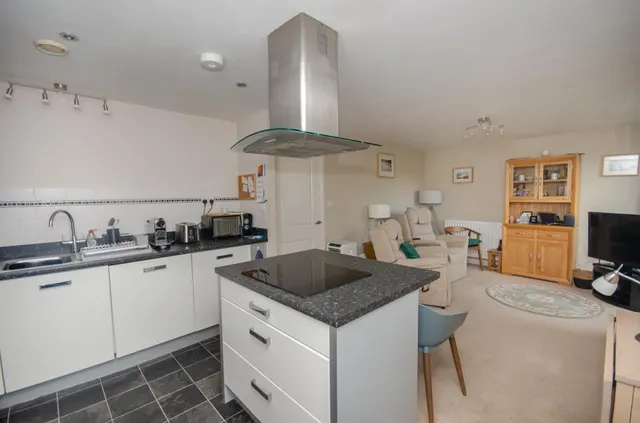 Long Down Avenue, Cheswick Village, BS16, photo 2