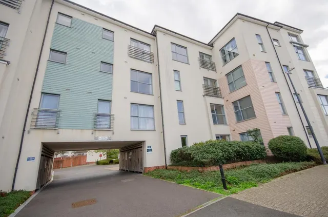 Long Down Avenue, Cheswick Village, BS16, photo 1