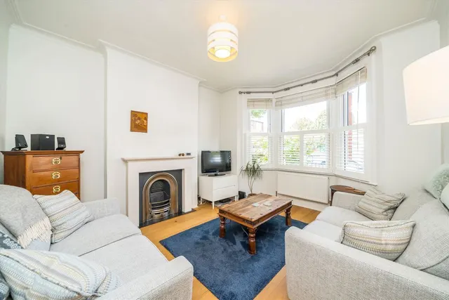 Balfour Road, W13, photo 2
