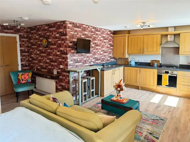 Meadow Bank, Llandarcy, SA10, photo 3