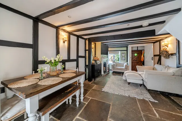 Middle Church Lane, Farnham, GU9, photo 1