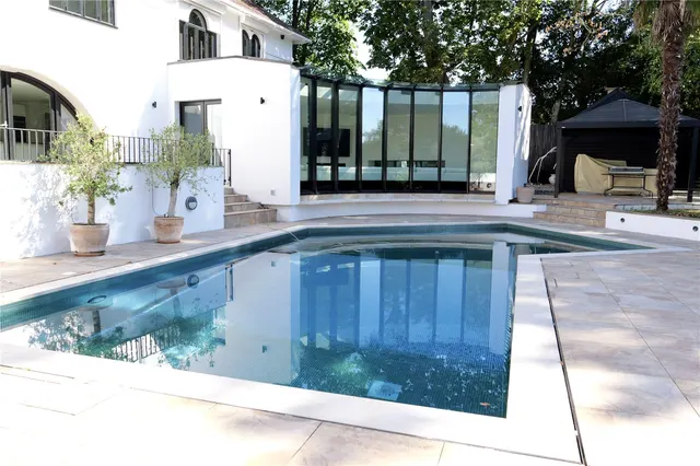 Photo 3 — The Close, Totteridge, London, N20 8PJ