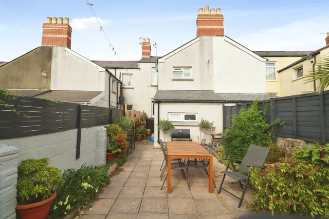 King Street, Penarth, CF64, photo 1