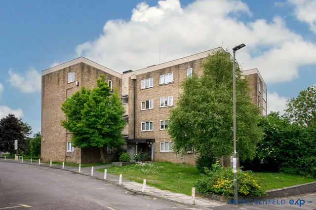 Bridge Lane, London, NW11, photo 1
