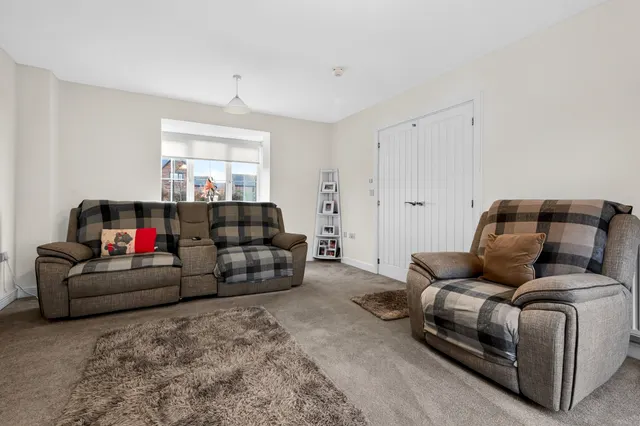 Peregrine Way, Newcastle Upon Tyne, NE15, photo 3