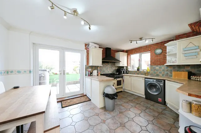 Summerfields Way, Shipley View, DE7, photo 2
