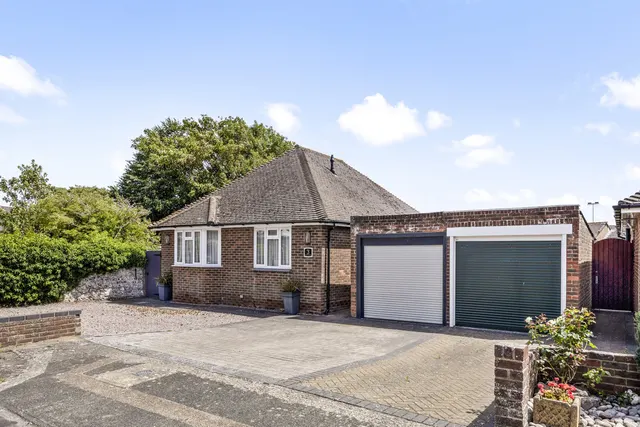 Chesswood Close, Worthing, BN11, photo 1