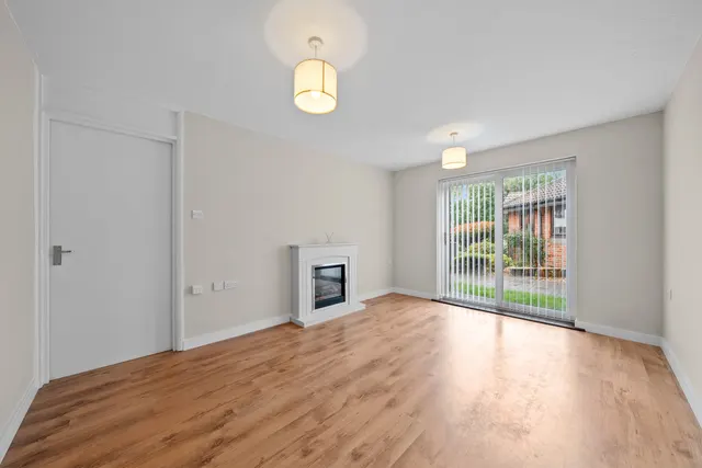 Pitson Close, Addlestone, KT15, photo 2