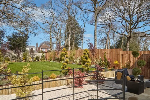 Millpond Lane, Faygate, RH12, photo 2