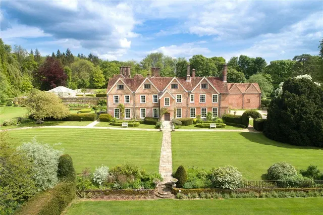 Woodcote Manor, Alresford, Hampshire, SO24 0LL, photo 1