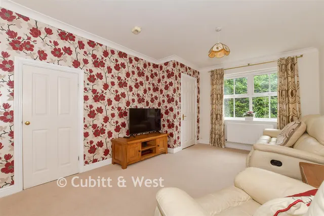 Nyes Lane, Southwater, RH13, photo 2