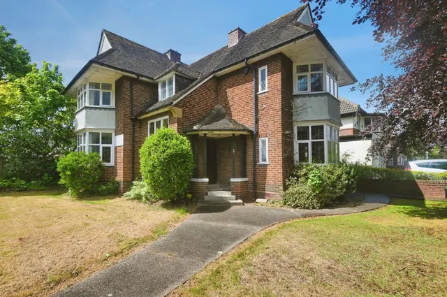 Chester Road North, Sutton Coldfield, photo 1