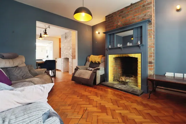 Caerau Lane, Cardiff, CF5, photo 3