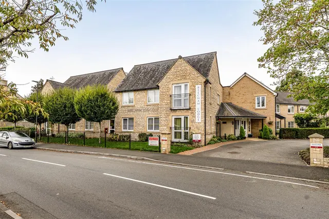 Somerford Road, Cirencester, GL7, photo 1