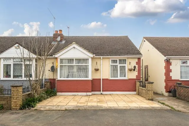 Green Lane, Sunbury-On-Thames, TW16, photo 1