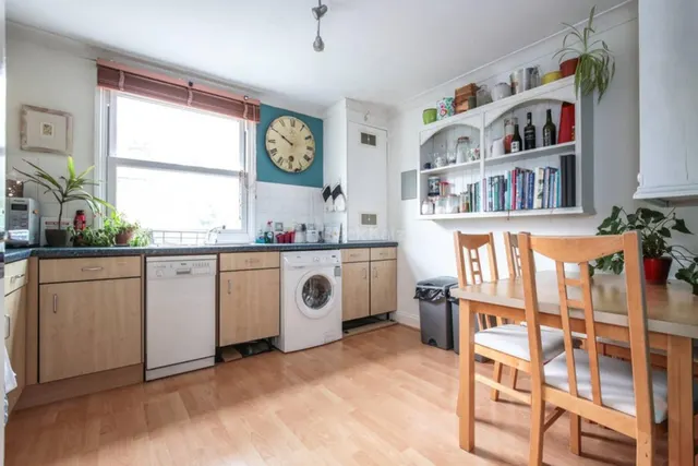Ferme Park Road, N8, photo 3