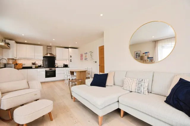 Photo 3 — Ongar Road, Brentwood