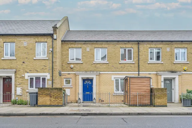 55 Abbott Road, London, photo 1