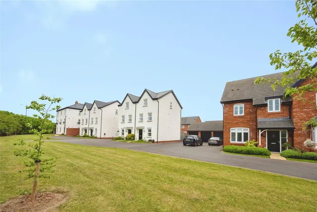 Olive Grove, Warwick, CV34, photo 1