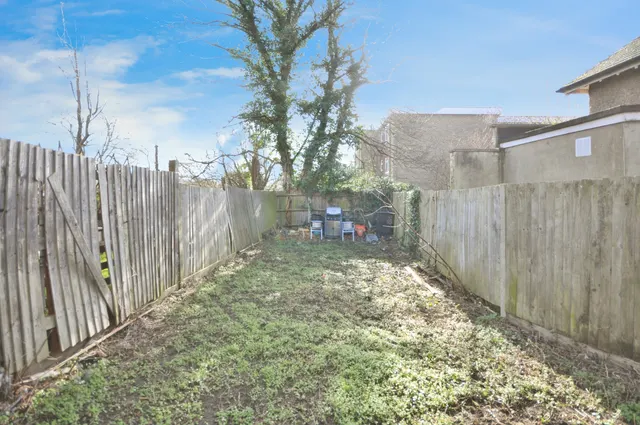 Priory Gardens, London, SE25, photo 3