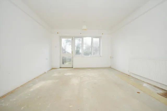 Priory Gardens, London, SE25, photo 2