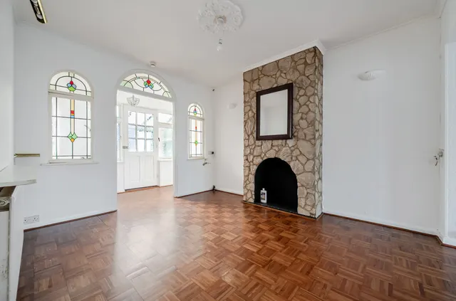 George V Avenue, Lancing, BN15, photo 2