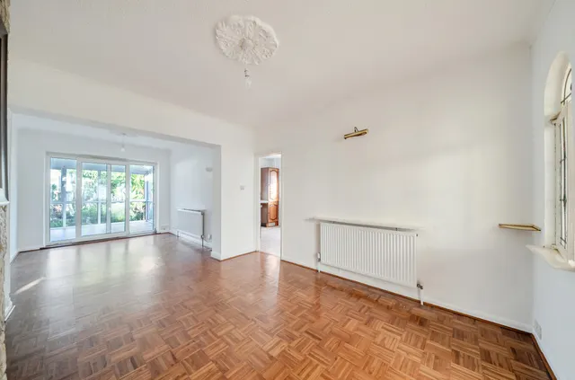 George V Avenue, Lancing, BN15, photo 3