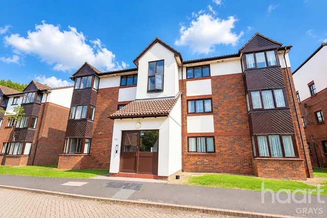 Talus Close, Purfleet, RM19, photo 1