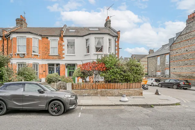 London, N22, photo 1
